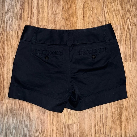 Express Shorts - Picture 3 of 3